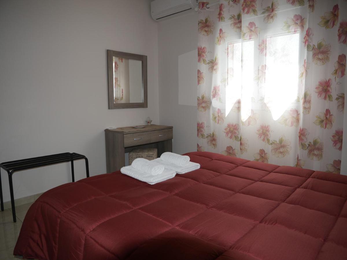 Roza'S Family House Daire Imerovigli  Dış mekan fotoğraf